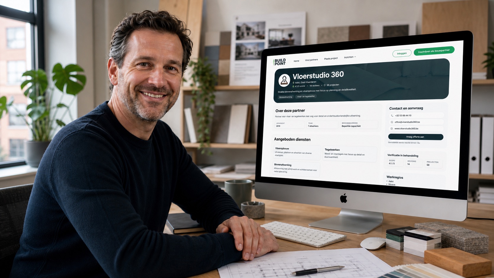 Bouwpartner aan een Mac met het Vloerstudio 360 partnerprofiel op BuildPoint